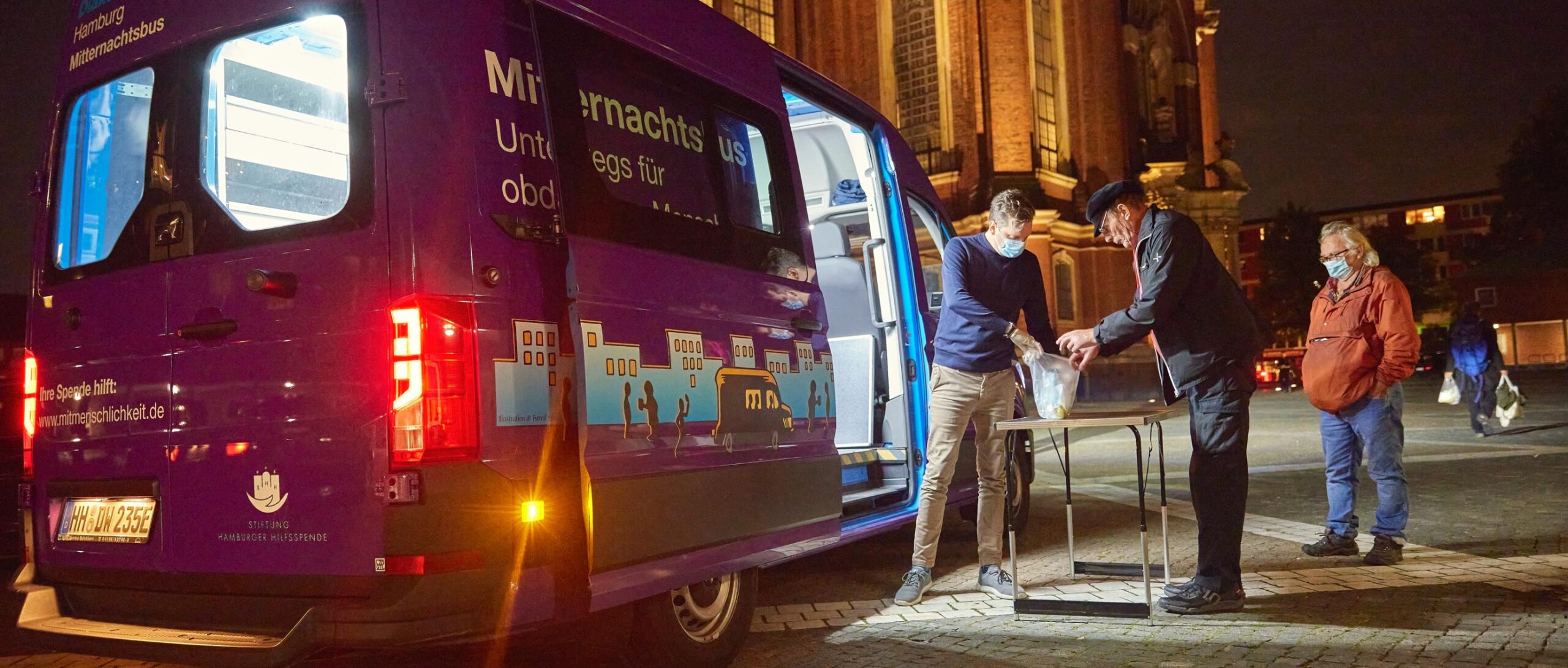 Mitternachtsbus-Tour-02-Diakonie-Hamburg.jpg_1895414505